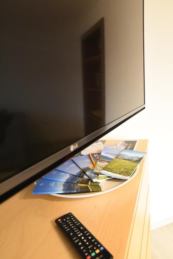 80 M2 Haushaelfte, 3 Zimmer, Parkplaetze, Bis 6 Pers Apartment Waengle Bagian luar foto