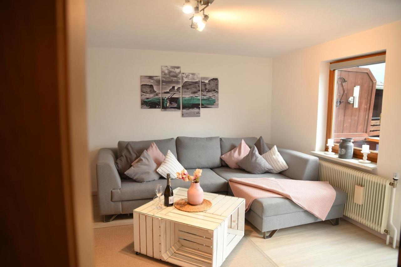 80 M2 Haushaelfte, 3 Zimmer, Parkplaetze, Bis 6 Pers Apartment Waengle Bagian luar foto