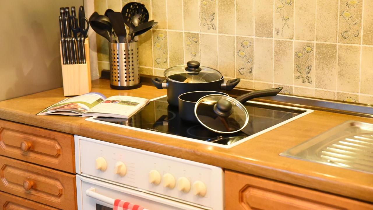 80 M2 Haushaelfte, 3 Zimmer, Parkplaetze, Bis 6 Pers Apartment Waengle Bagian luar foto