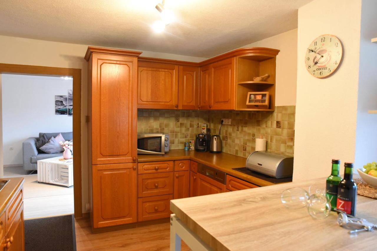 80 M2 Haushaelfte, 3 Zimmer, Parkplaetze, Bis 6 Pers Apartment Waengle Bagian luar foto