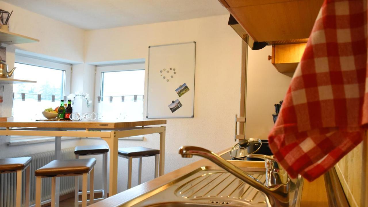 80 M2 Haushaelfte, 3 Zimmer, Parkplaetze, Bis 6 Pers Apartment Waengle Bagian luar foto